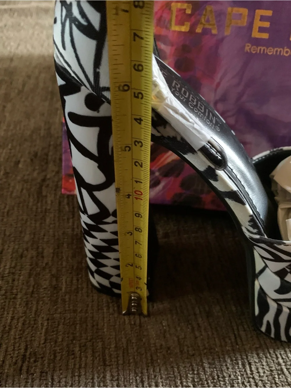 Cape Robbin Snow White platform heels